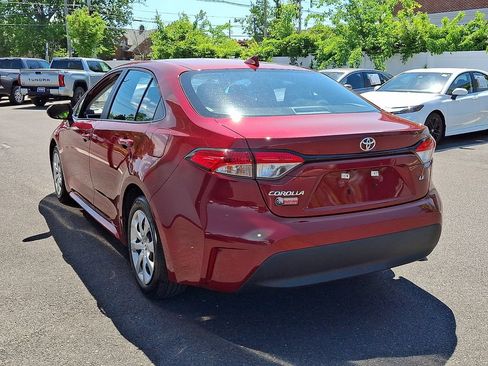 Used 2025 Toyota Corolla LE FWD image 4
