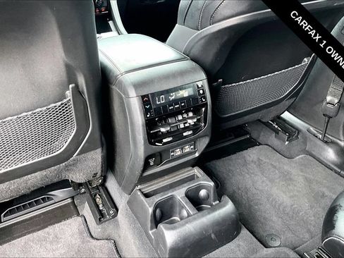 Used 2024 Jeep Grand Cherokee L Limited AWD/4WD image 12