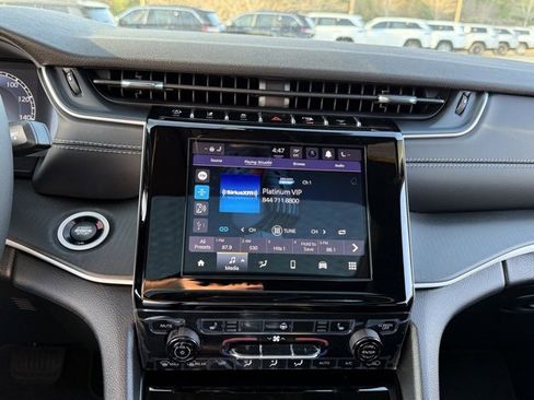 New 2025 Jeep Grand Cherokee Laredo X w/ Luxury Tech Group I image 21