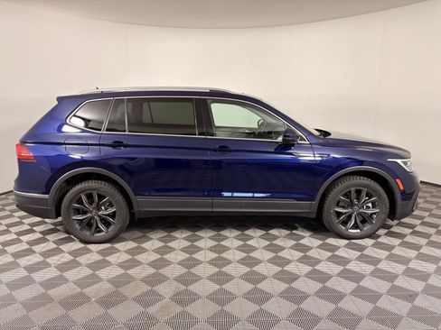 Used 2022 Volkswagen Tiguan SE AWD/4WD image 9