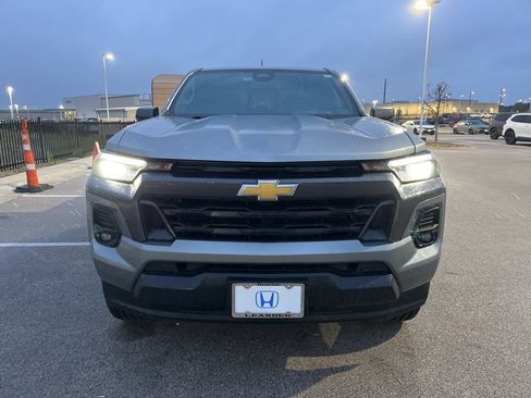 Used 2023 Chevrolet Colorado LT w/ LT Convenience Package III image 2