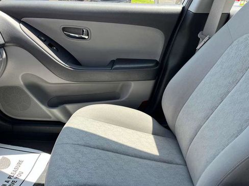 Used 2010 Hyundai Elantra GLS FWD image 18