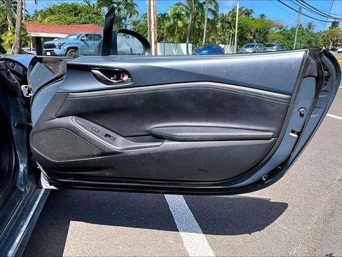 Used 2020 MAZDA MX-5 Miata RF Grand Touring RWD image 19