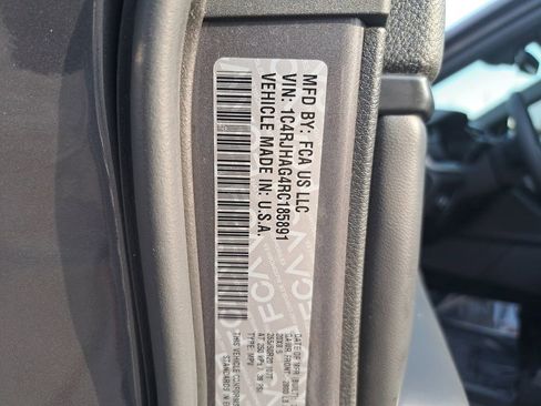 Certified 2024 Jeep Grand Cherokee Altitude AWD/4WD image 33