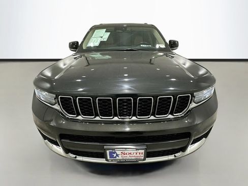 Used 2022 Jeep Grand Cherokee L Limited RWD image 2