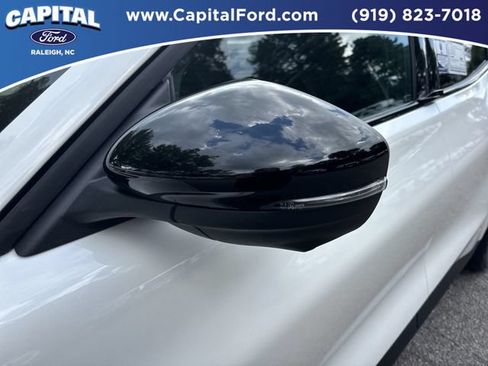 Certified 2025 Ford Mustang Mach-E Premium AWD/4WD image 12