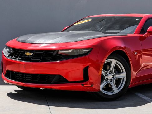Used 2019 Chevrolet Camaro LT RWD image 7