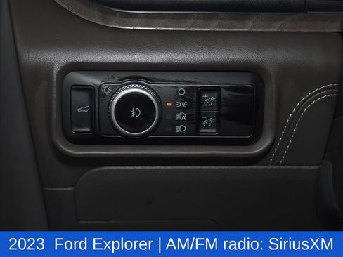 Used 2023 Ford Explorer Platinum w/ Premium Technology Package RWD image 9
