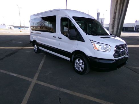 Used 2018 Ford Transit 350 XLT image 4