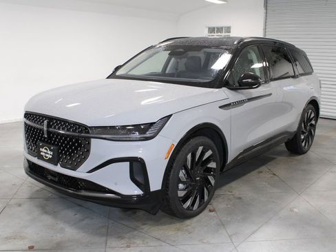 New 2026 Lincoln Nautilus Reserve w/ Jet Appearance Package image 3