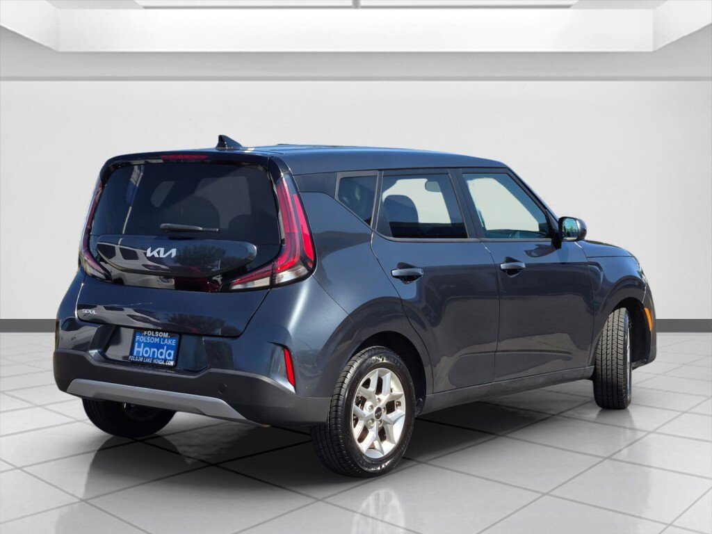 Used 2024 Kia Soul LX w/ Option Group 015 FWD image 5