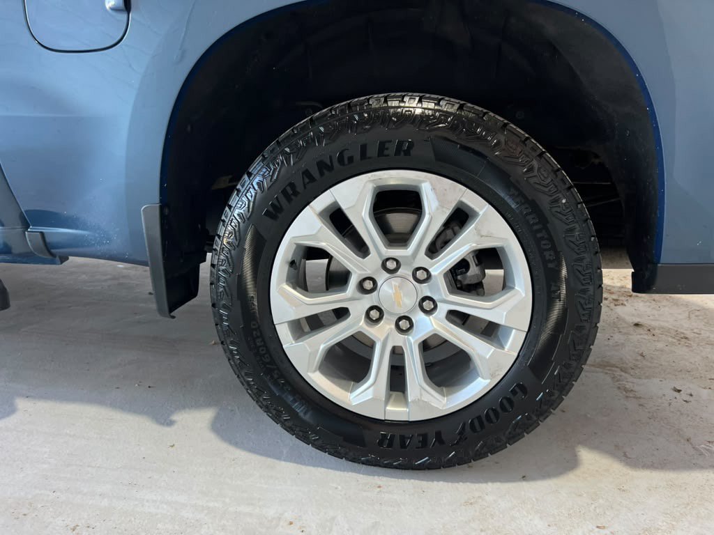 Used 2024 Chevrolet Silverado 1500 LTZ w/ Z71 Off-Road Package AWD/4WD image 10