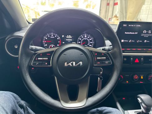 Used 2024 Kia Forte LXS w/ LXS Technology Package FWD image 17