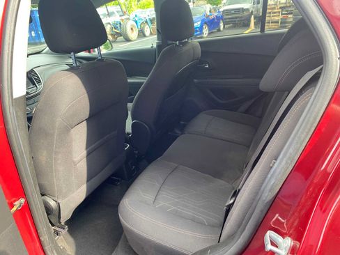 Used 2019 Chevrolet Trax LT FWD image 11