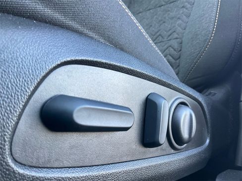 Used 2023 Chevrolet Equinox LT image 34