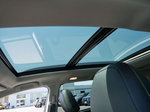 Certified 2024 Subaru Ascent Onyx Edition AWD/4WD image 32
