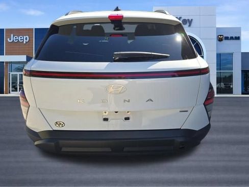 Used 2025 Hyundai Kona SEL AWD/4WD image 8
