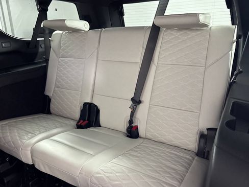 Used 2025 Cadillac Escalade ESV Sport Platinum AWD/4WD image 31