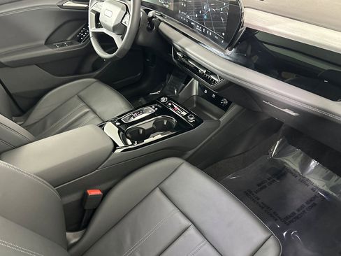 Used 2025 Audi Q6 e-tron Premium w/ Convenience Package image 15