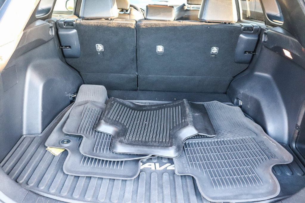Used 2021 Toyota RAV4 XSE w/ XSE Grade Weather Package AWD/4WD image 29
