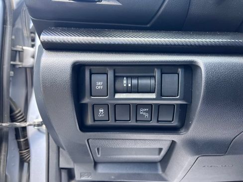 Used 2018 Subaru Crosstrek 2.0i Premium w/ Eyesight System AWD/4WD image 12