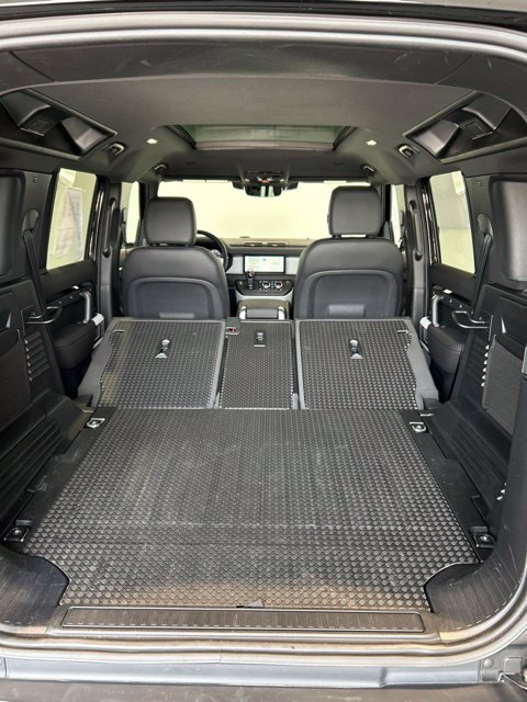 Used 2024 Land Rover Defender 110 X-Dynamic SE AWD/4WD image 21