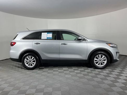 Used 2020 Kia Sorento FWD V6 image 11