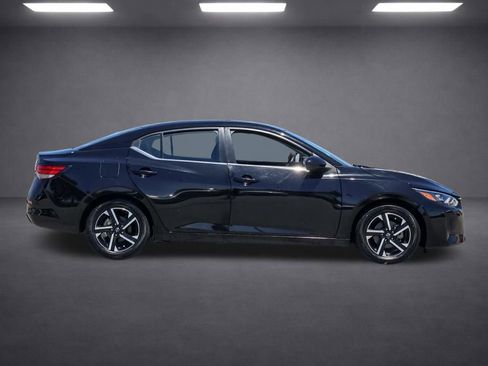 Used 2024 Nissan Sentra SV FWD image 3