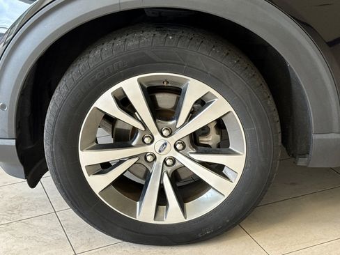 Certified 2020 Ford Explorer Platinum w/ Premium Technology Package AWD/4WD image 27