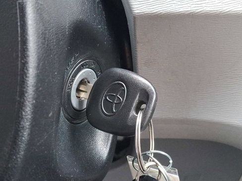 Used 2012 Toyota Sienna LE image 22