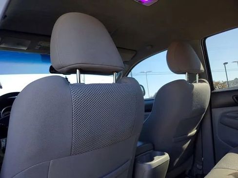 Used 2011 Toyota Tacoma PreRunner image 13