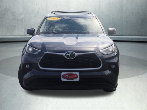 Used 2023 Toyota Highlander XLE AWD/4WD image 28