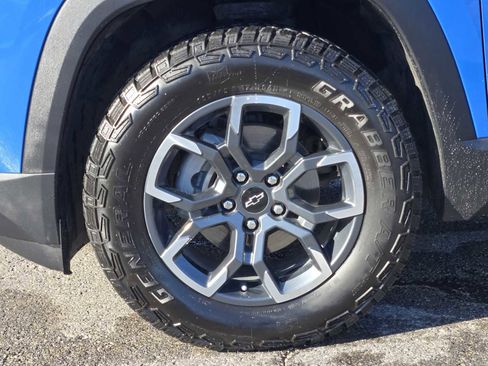 Certified 2025 Chevrolet Equinox ACTIV w/ Safety and Technology Package image 13