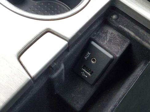 Used 2017 Nissan Murano S image 24