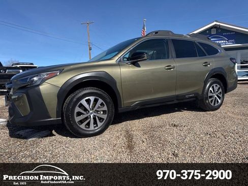Used 2025 Subaru Outback Premium AWD/4WD image 1