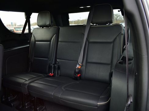 Used 2023 Chevrolet Suburban Premier image 26