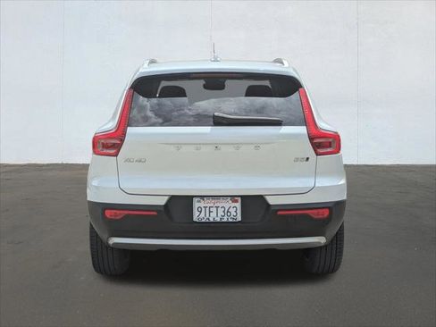 Used 2024 Volvo XC40 B5 Plus w/ Protection Package Premier AWD/4WD image 4