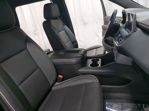 Used 2022 GMC Yukon SLT w/ SLT Luxury Package image 10