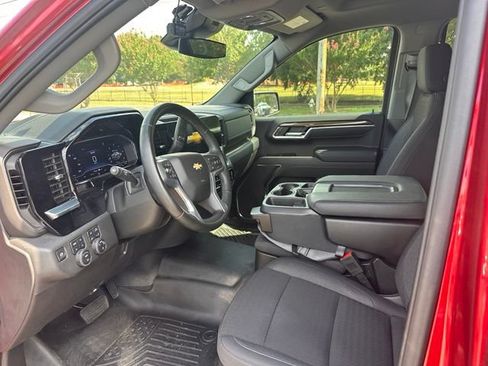 Used 2024 Chevrolet Silverado 1500 LT w/ Z71 Off-Road Package AWD/4WD image 15