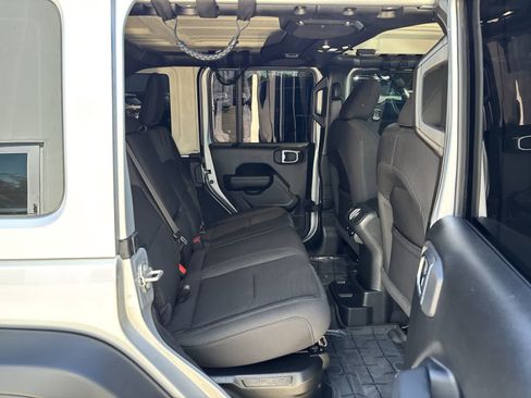 Certified 2023 Jeep Wrangler Unlimited AWD/4WD image 10
