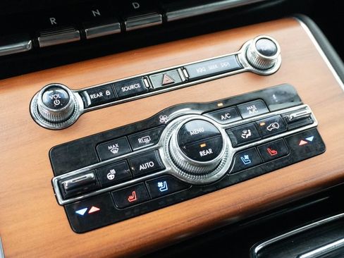 Used 2020 Lincoln Aviator Reserve w/ Elements Package Plus RWD image 24