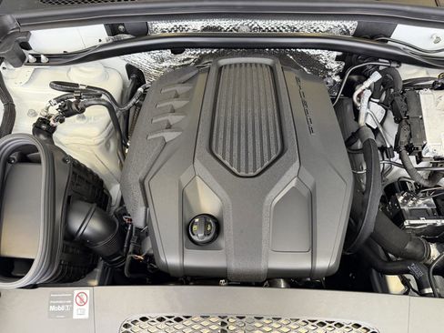 New 2026 Porsche Macan Turbo image 27