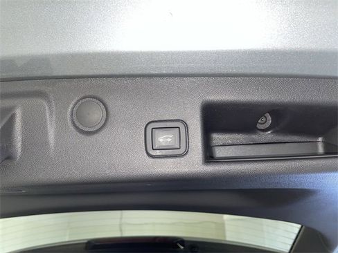 Certified 2024 Chevrolet Equinox LT w/ LPO, Floor Liner Package image 17