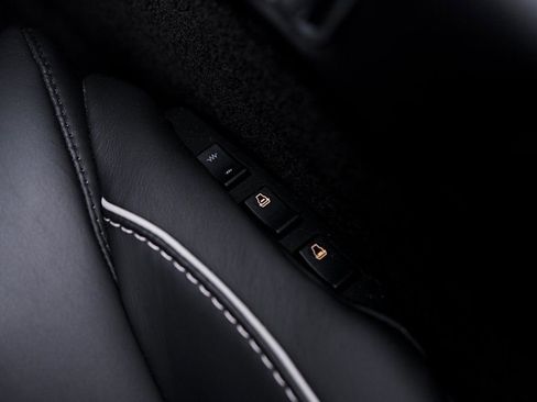 Used 2016 Aston Martin DB9 GT image 81