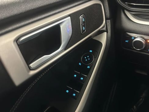 Used 2022 Ford Explorer XLT AWD/4WD image 17