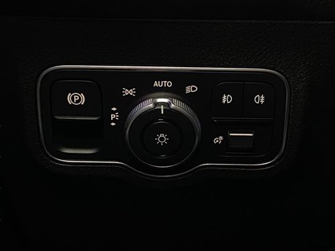 New 2026 Mercedes-Benz GLB 250 4MATIC image 14