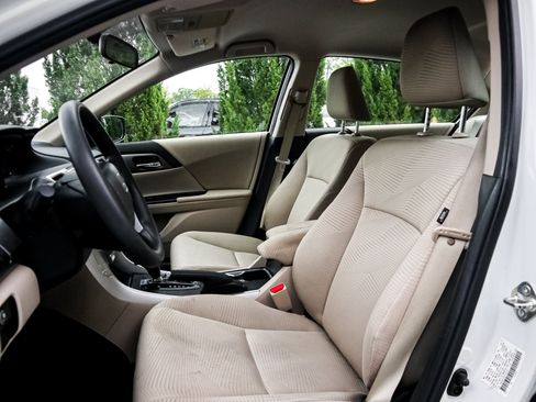Used 2015 Honda Accord LX image 7