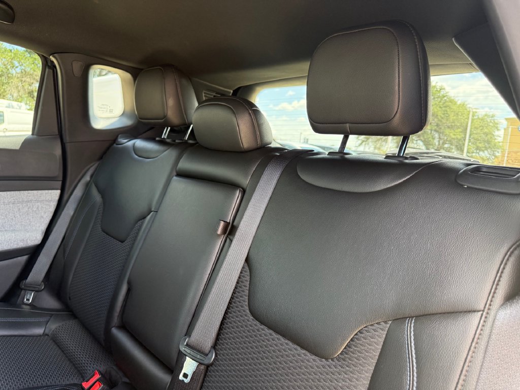 Used 2023 Jeep Compass Latitude AWD/4WD image 19
