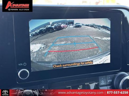 Used 2023 Toyota Highlander LE image 31