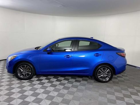 Used 2019 Toyota Yaris LE FWD image 5